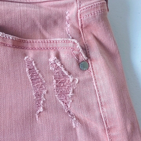 LEVEL 99 Adelynn Side Slit Distressed Denim Shorts, Size 29, Maeve - Picture 3 of 12